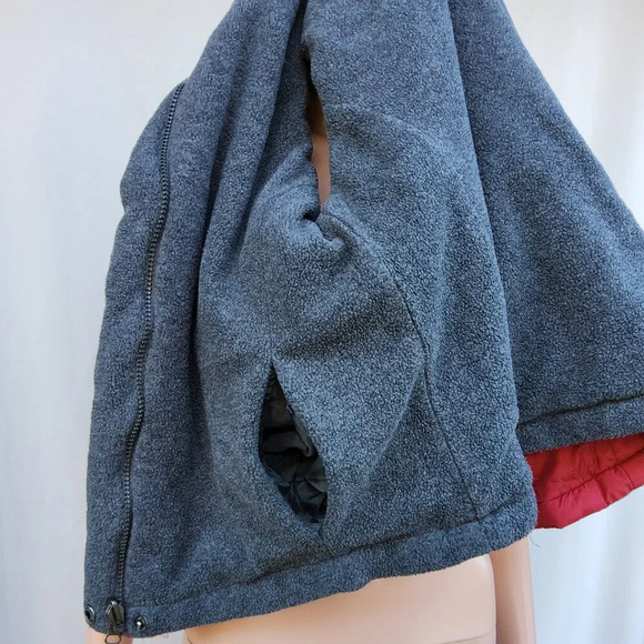 NY&Co Women's Puffer Vest Reversible Large Red Grey Zip up Soft Outdoor Warm - Picture 10 of 12